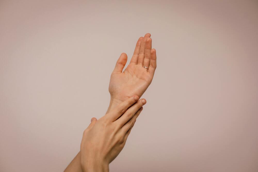 How to Treat Sweaty Palms